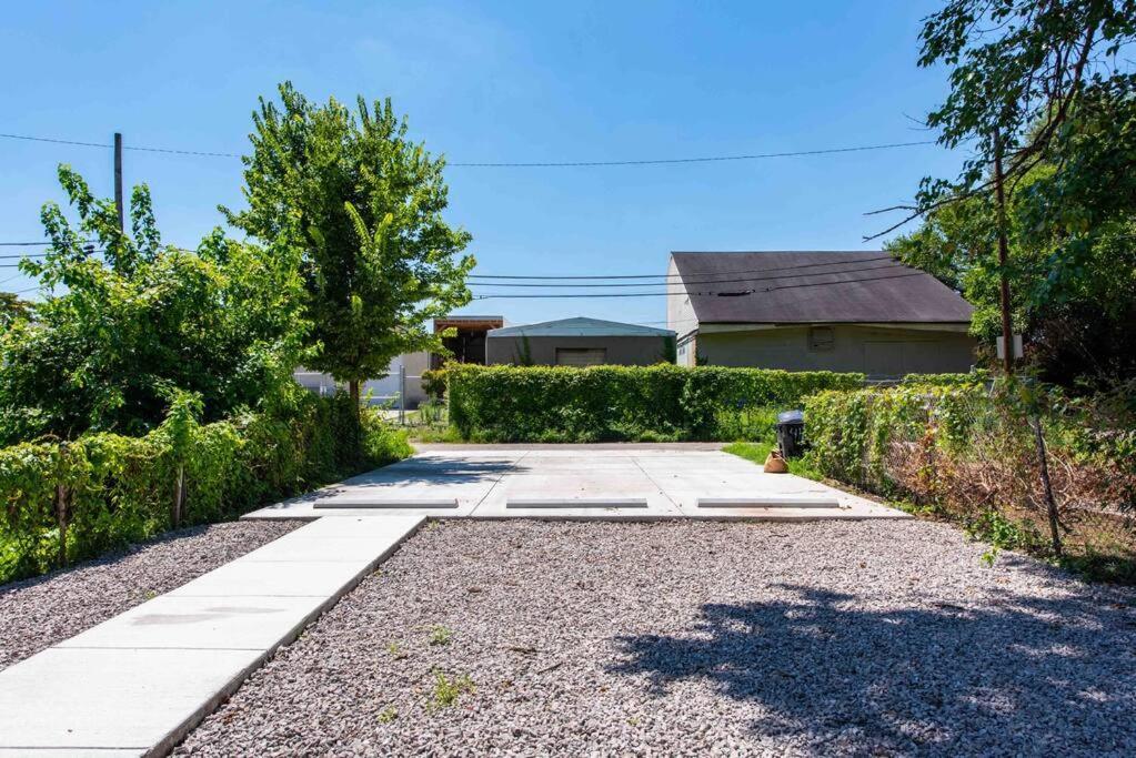 Newly Renovated 3 Bedroom Shelby Park **free Parking**
