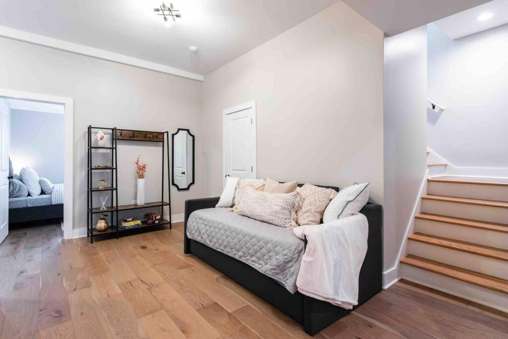 Newly Renovated 3 Bedroom Shelby Park **free Parking** *