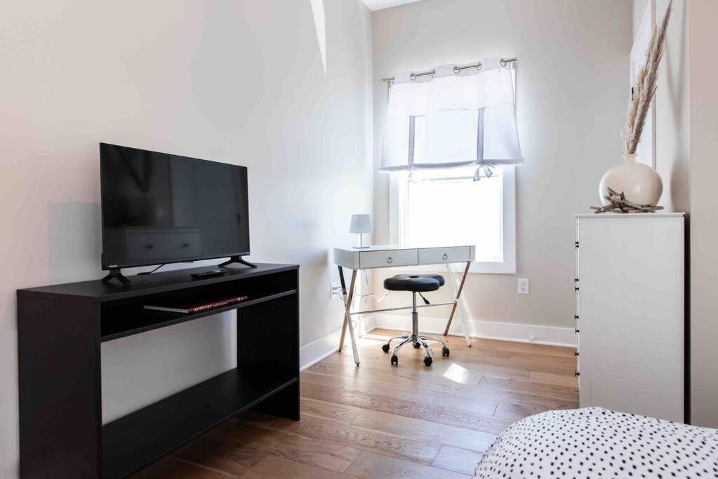 Newly Renovated 3 Bedroom Shelby Park **free Parking** *